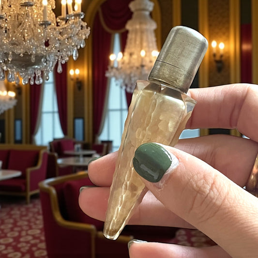 Flacone porta sali, Belle Époque, argento e cristallo con sali originali d’epoca ￼