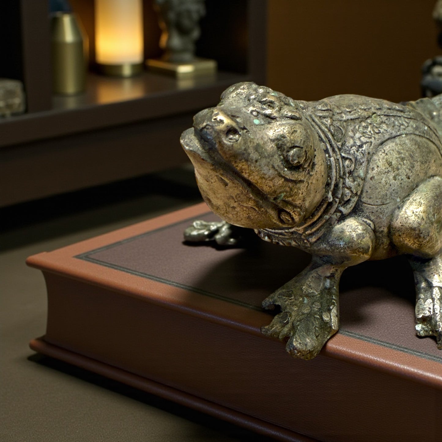 Scultura in lega piena a guisa di ranocchio, 85g, prov. oriente, vintage