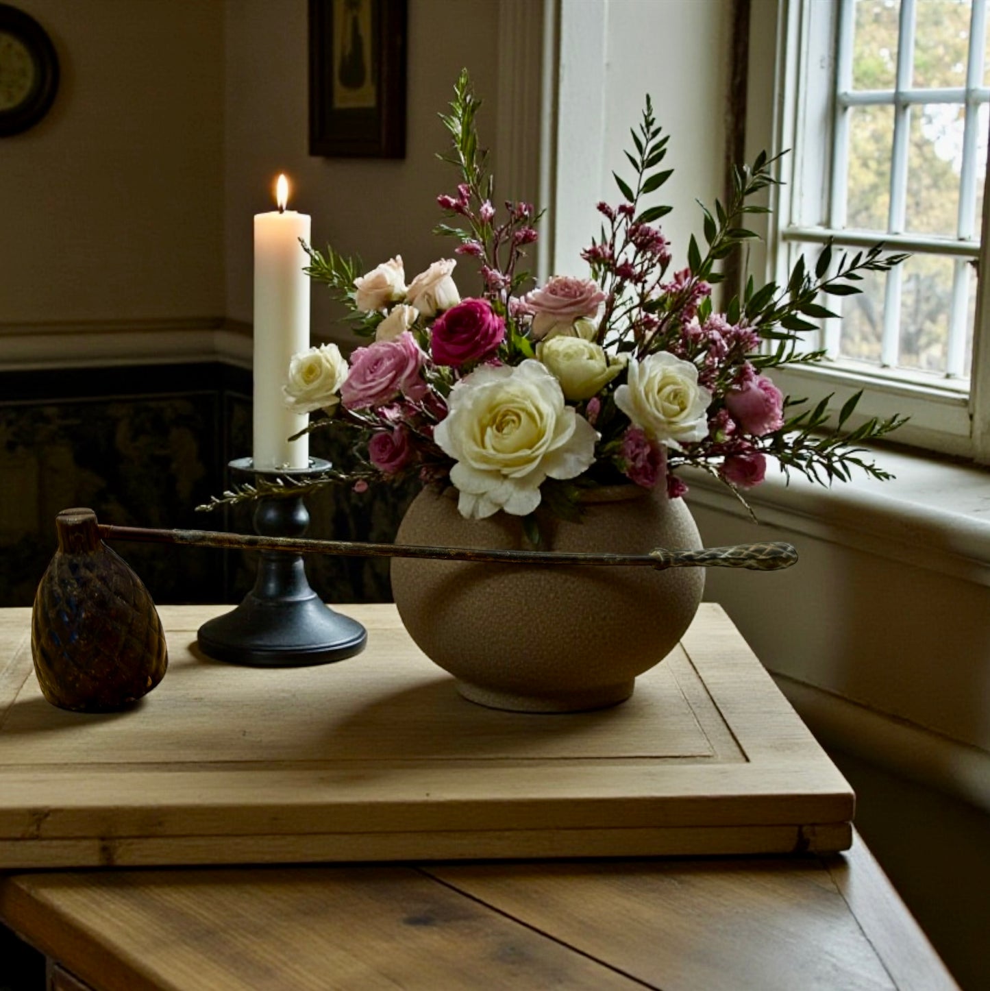 Spegni candele con campana mobile, decorato, in ghisa