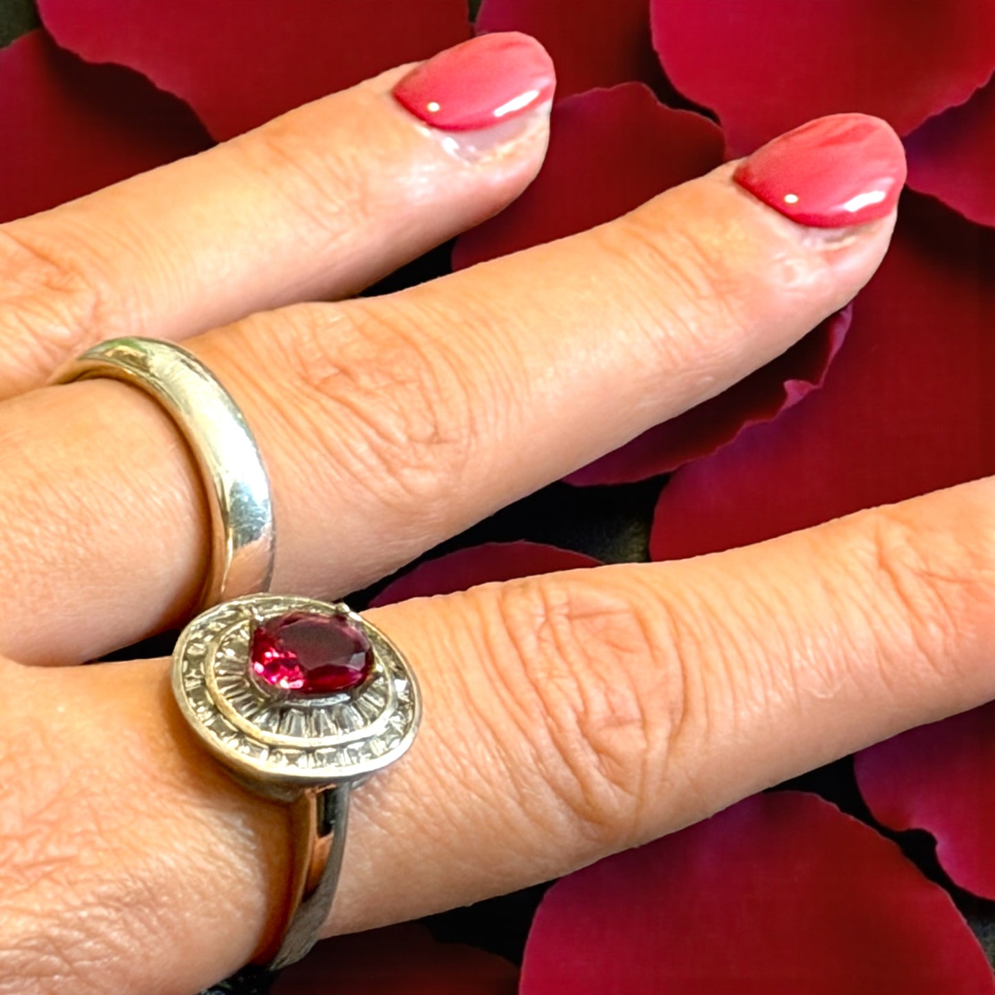 Anello argento anni ‘70 con spinello color Gertrude Jekyll