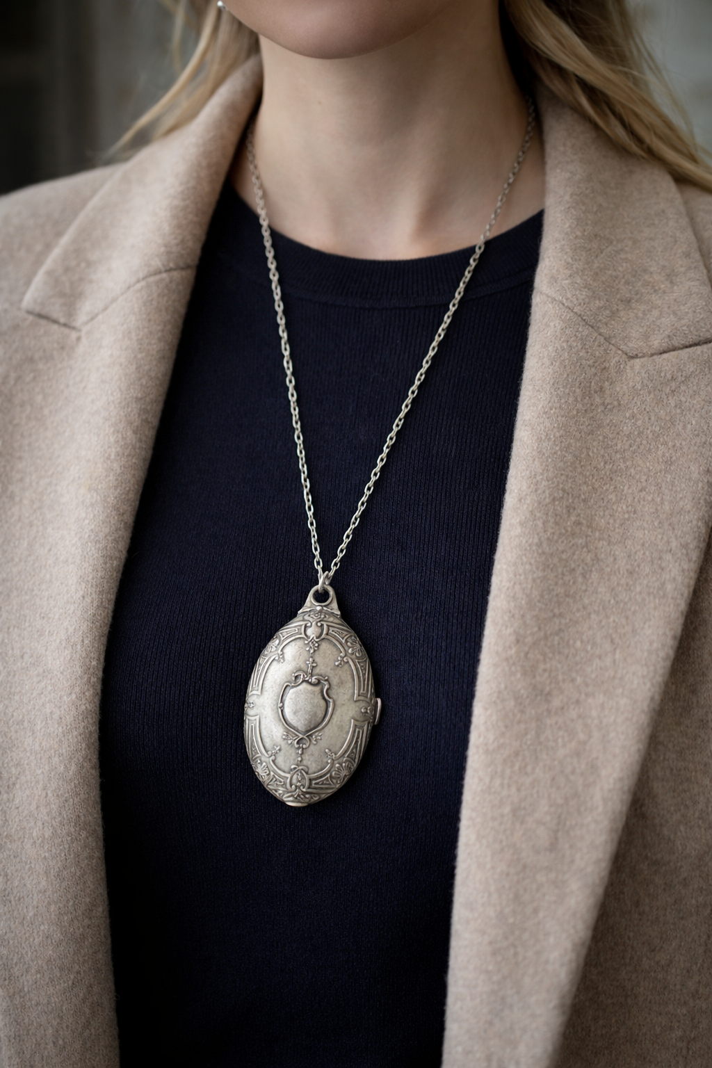 Pendente da Chatelaine specchio a scorrimento con decorazione bifacciale, placcato argento fine ‘800