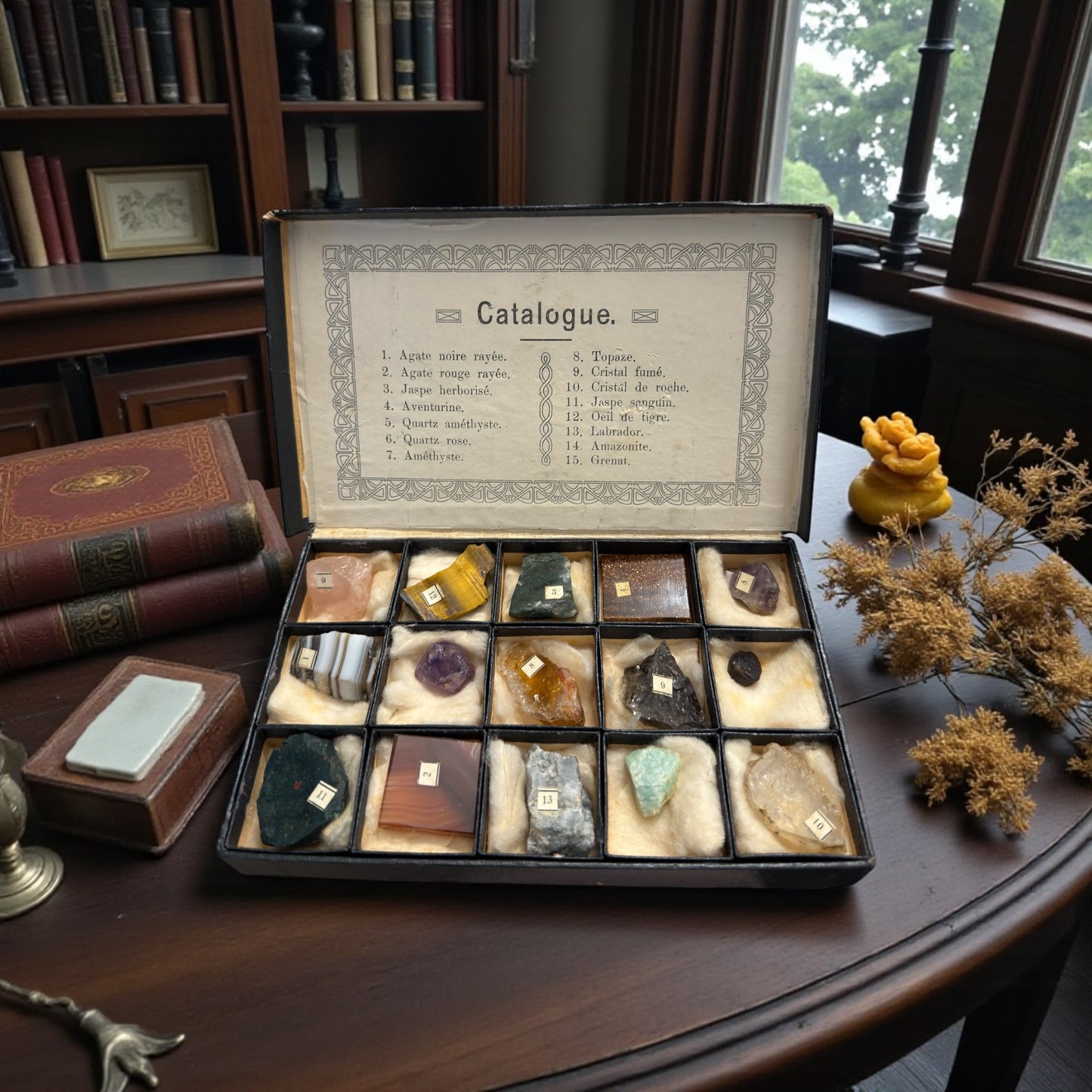 Splendido cofanetto di mineralogia di primo novecento didattico, completo con 15 pezzi