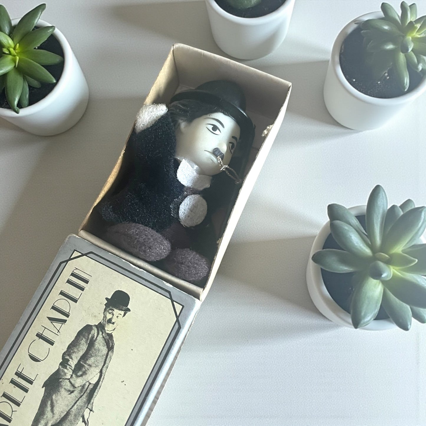 Miniatura ufficiale da collezione 1980 Charlie Chaplin