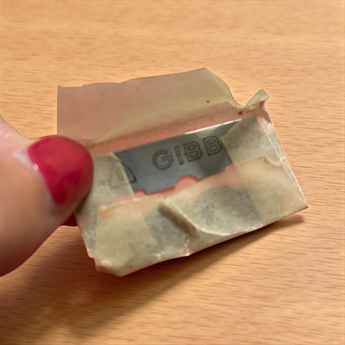 Set rasoio in ottone, porta lamette & lamette in custodia pelle anni ‘20 ca