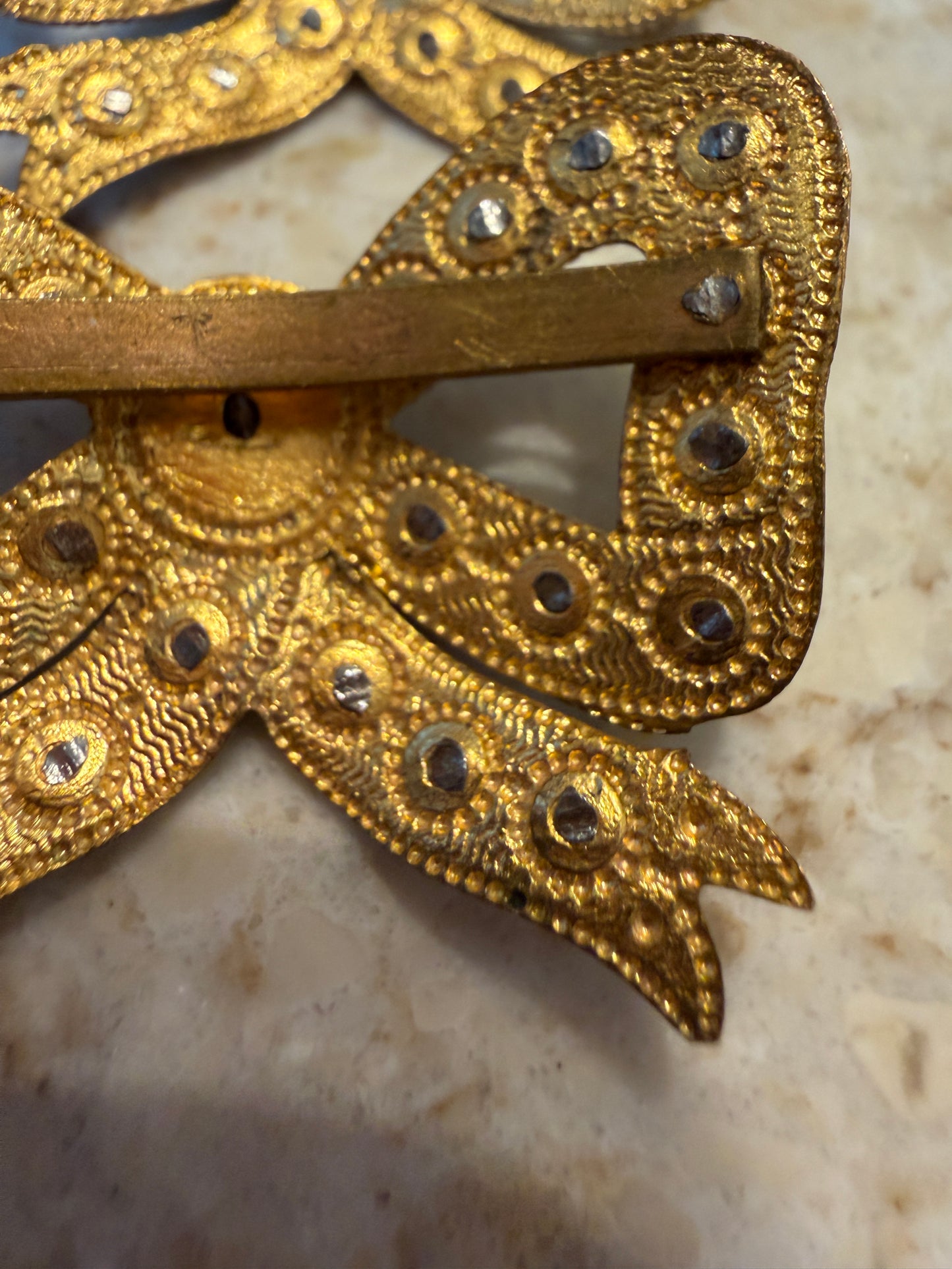 Coppia di rare fibbie da scarpa di fine ‘800 a guisa di fiocco con autentico cut steel