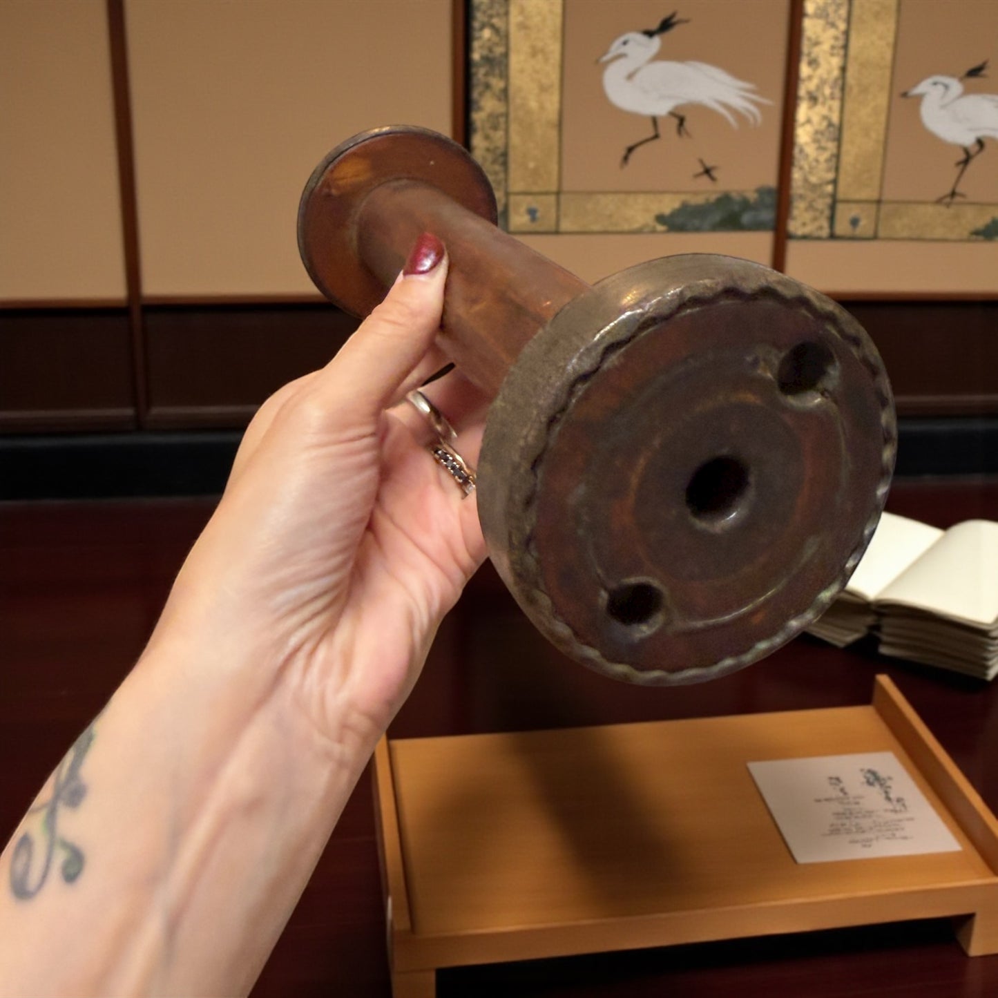 Copricapo antico cerimoniale giapponese Kanmuri con supporto