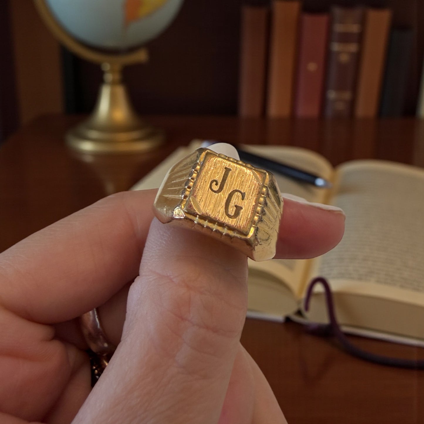 Anello chevalière placcato oro anni ‘50 con iniziali a sigillo