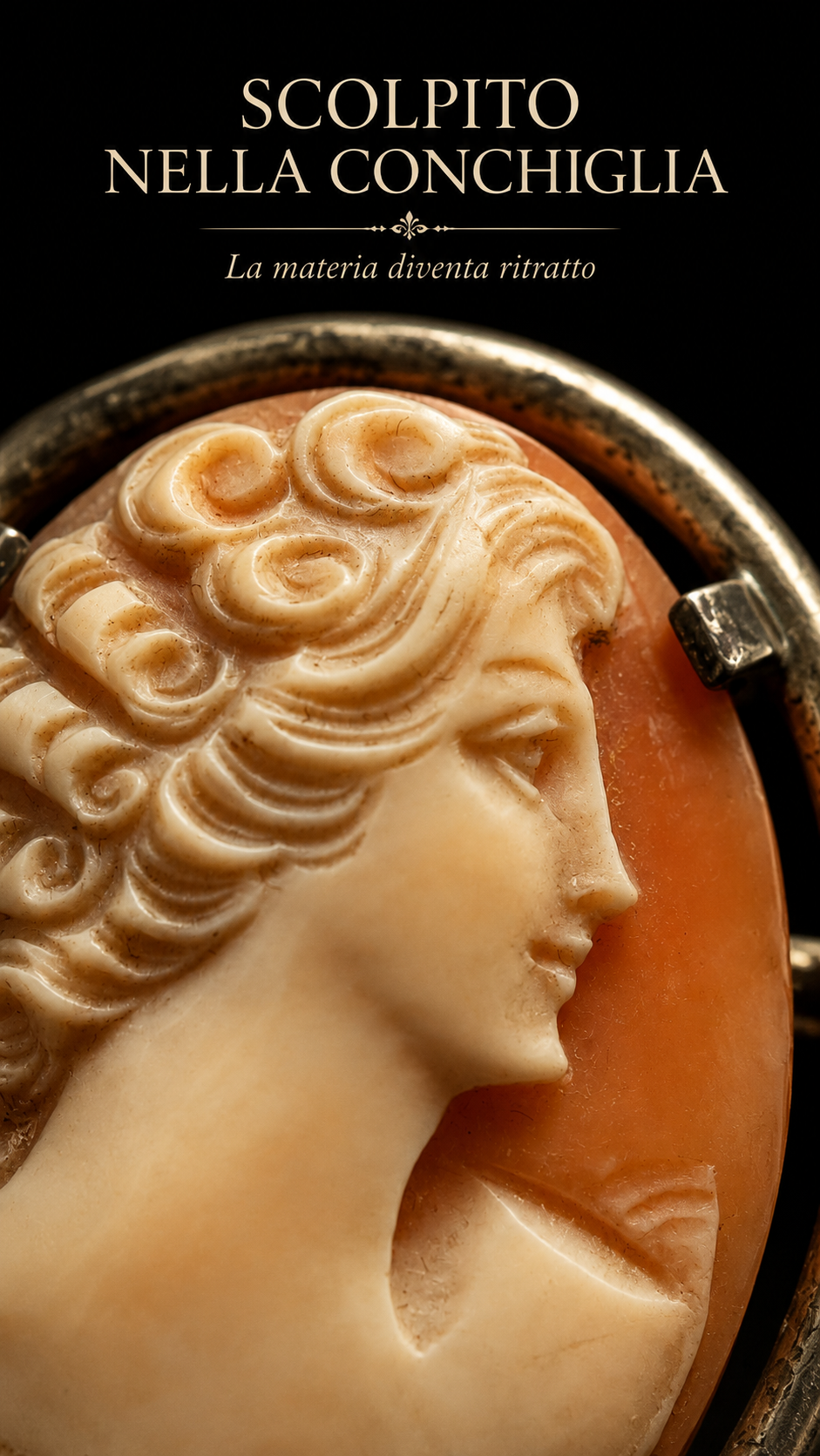 Antico cammeo in conchiglia intagliata con doppia funzione di pendente e spilla, argento francese