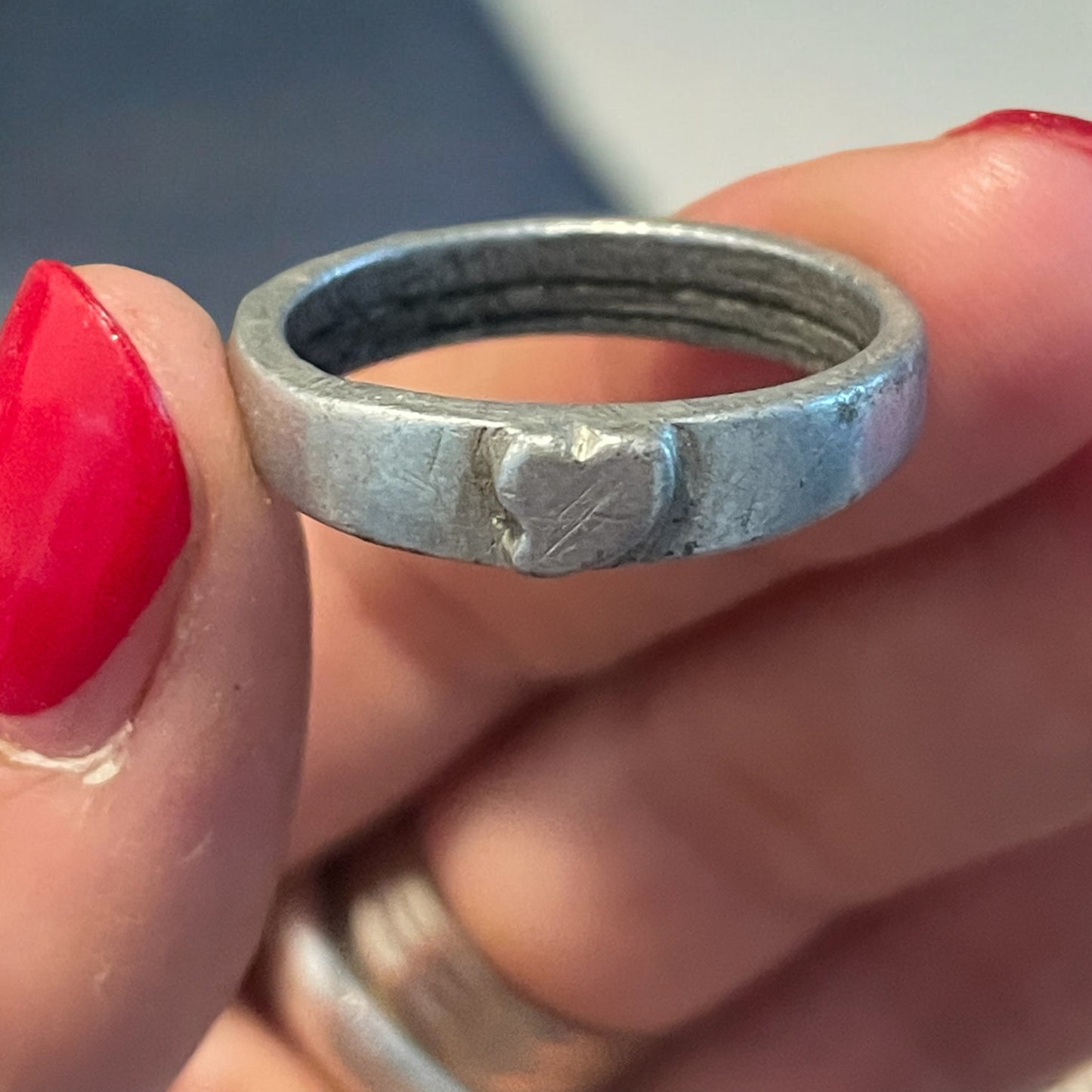 Anello trench art con cuore, I WW