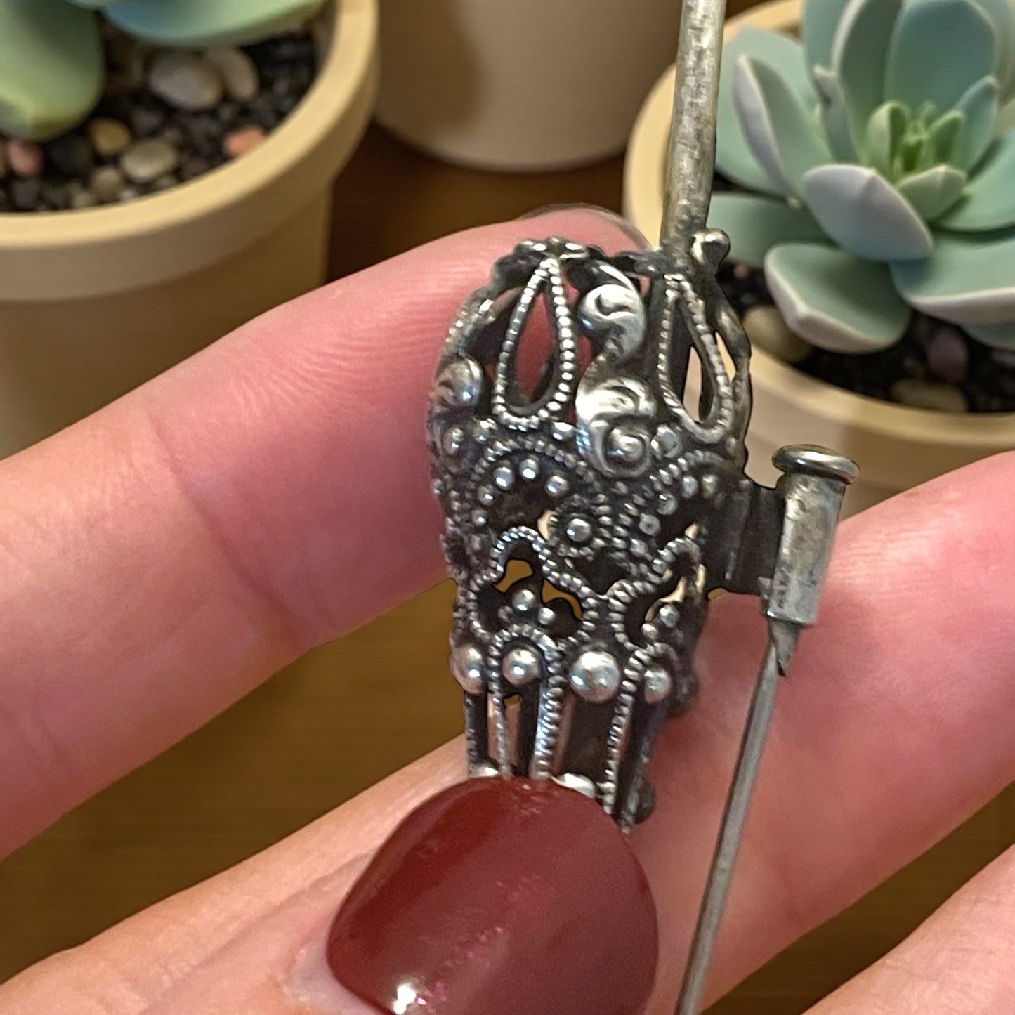 Spilla liberty in argento a guisa di ombrellino, primo ‘900