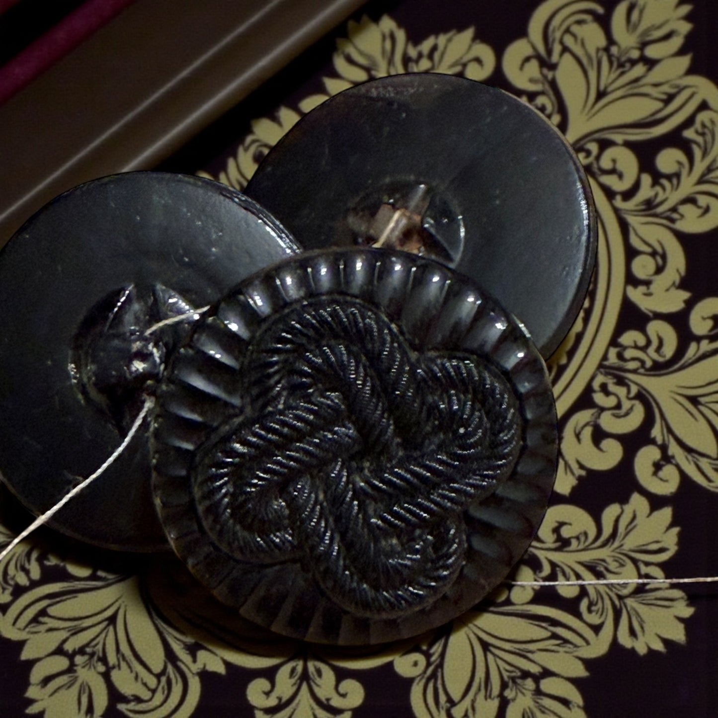 Tris bottoni gioiello in french jet fine 800 primo 900