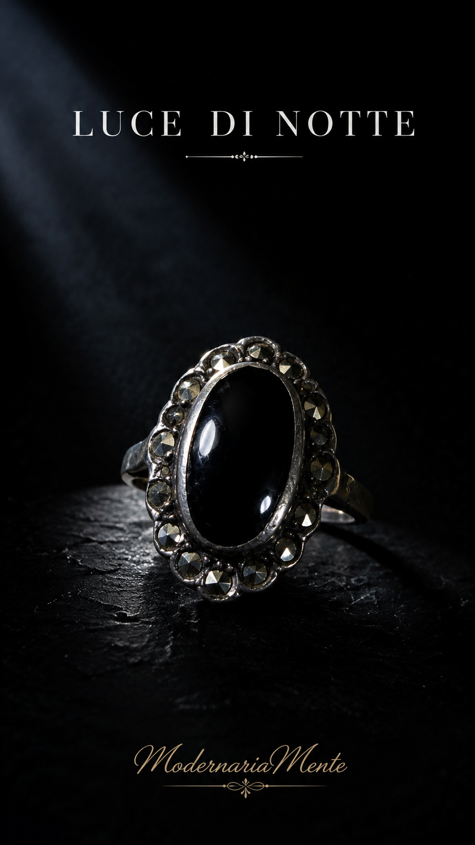 Anello argento 925 con onice lucidato e cornice in marcasiti