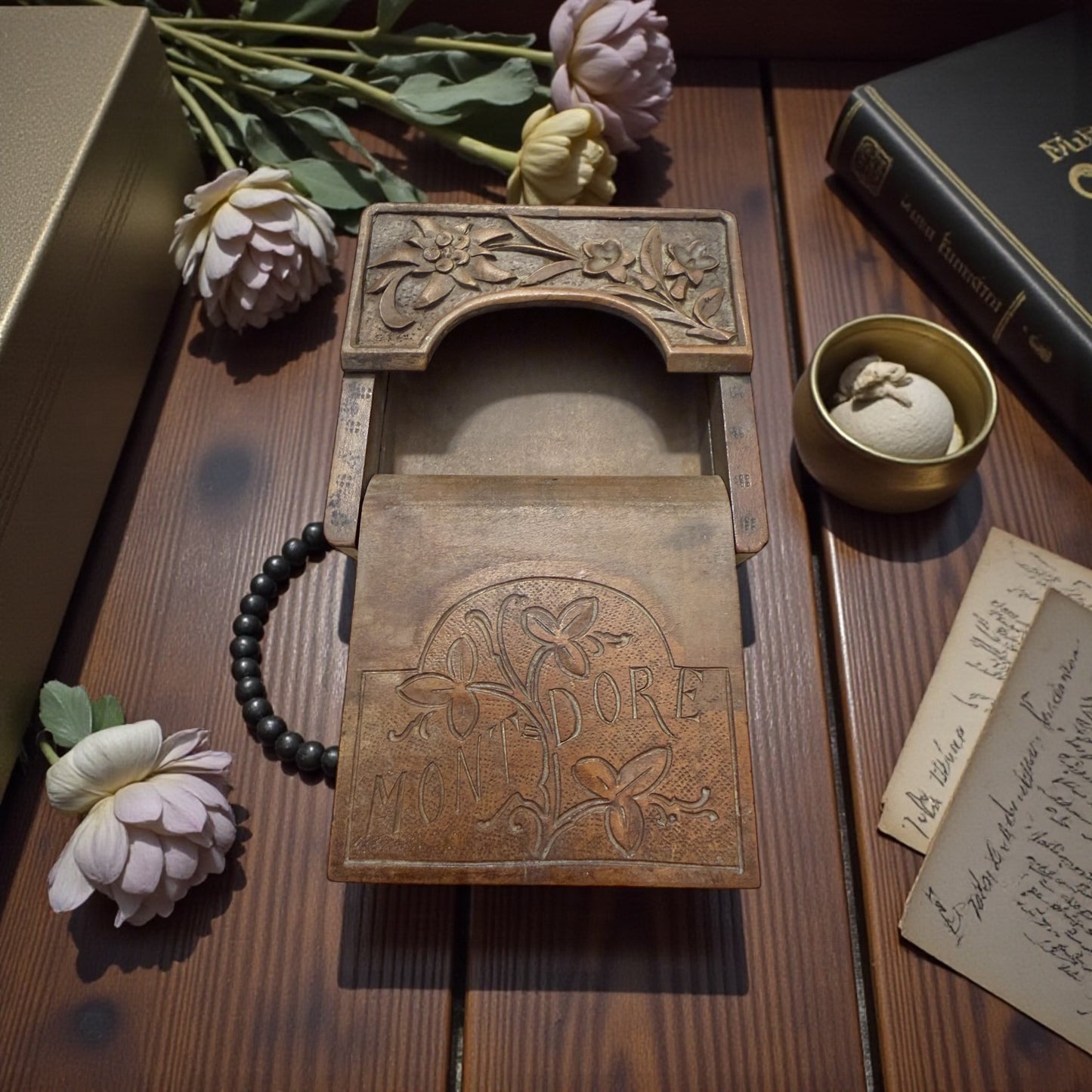 Antica scatola a scorrimento per custodia ed esposizione di orologio a cipolla, ca anni ‘20