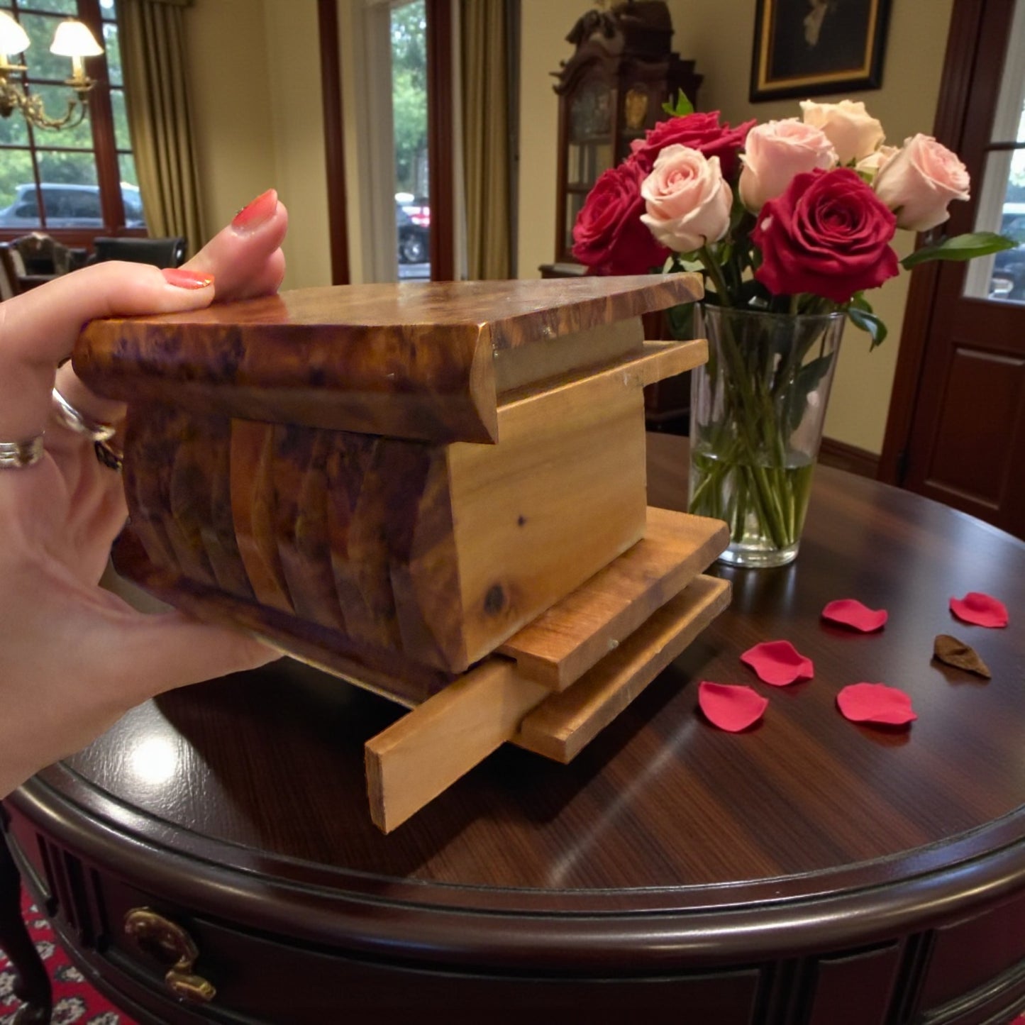 Scatola vintage ad apertura segreta in quattro passaggi, scomparto nascosto per la chiave