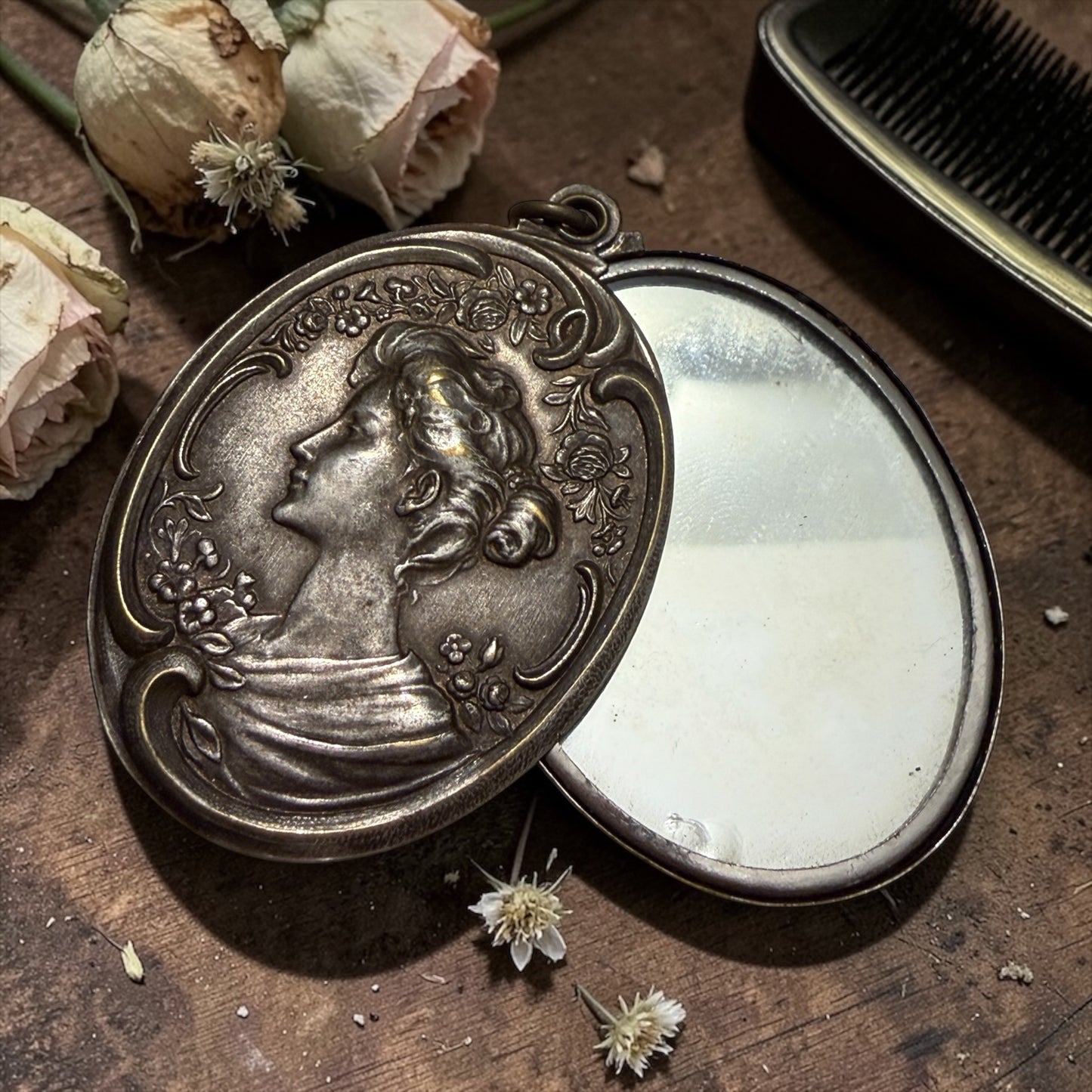 Antico pendente specchio scorrevole da châtelaine, bifacciale, argentato art Nouveau