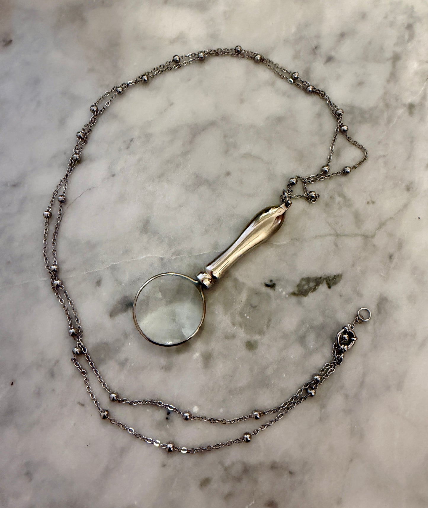 Lente da ricamatrice da chatelaine o collana con la sua catena lunga oltre 1 Mt