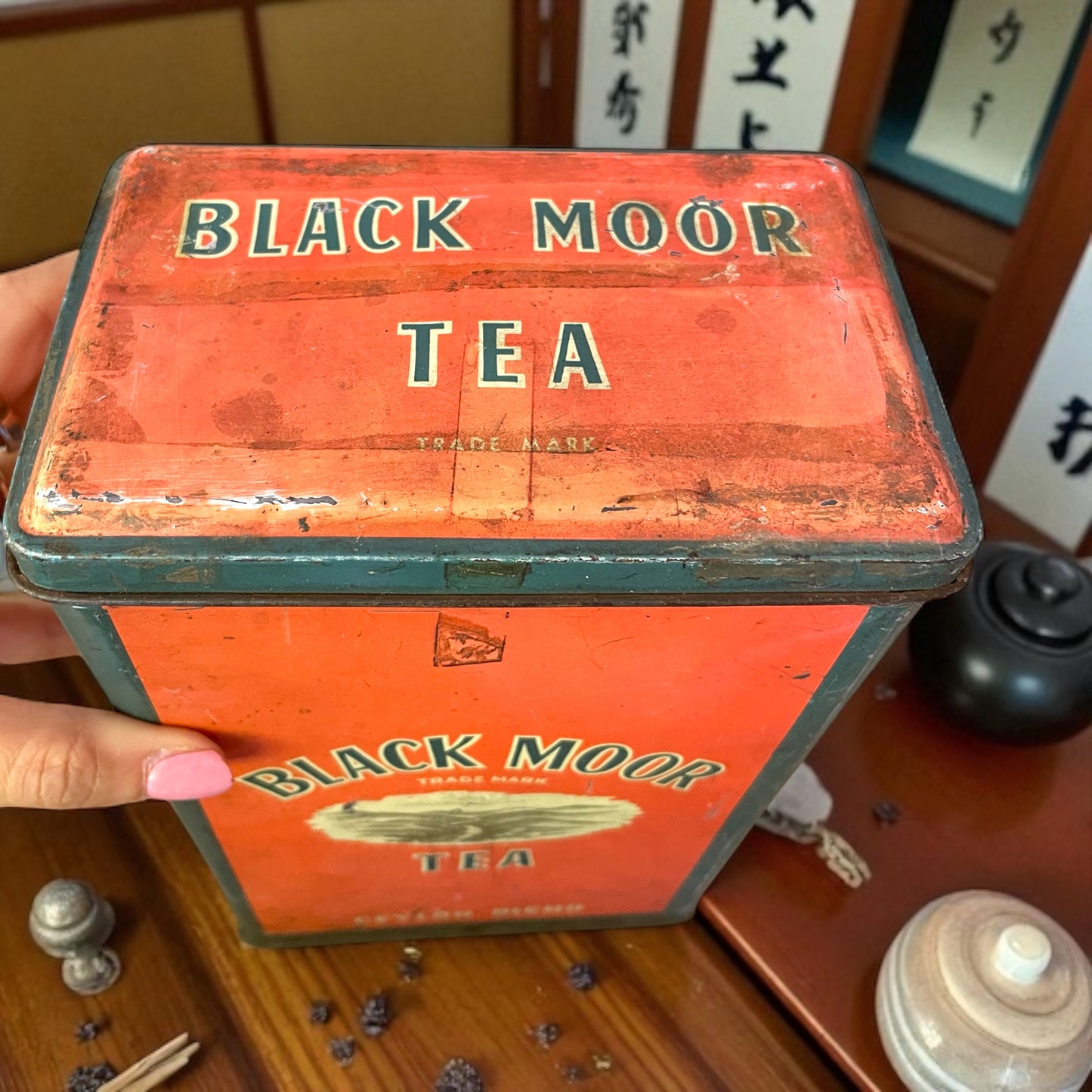 Grande scatola da tè in latta anni ‘40