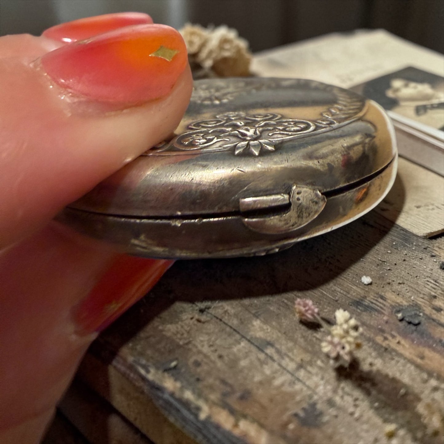 Antico pendente specchio a scorrimento da Châtelaine, argento pieno, tardo ‘800 primi ‘900