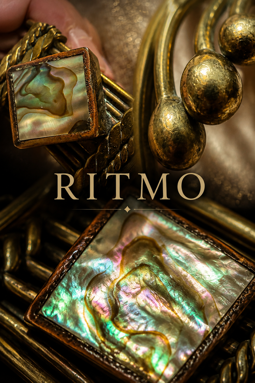 Stupendo bracciale in lega di rame e ottone con design modernista e cabochon quadrato di abalone madreperla