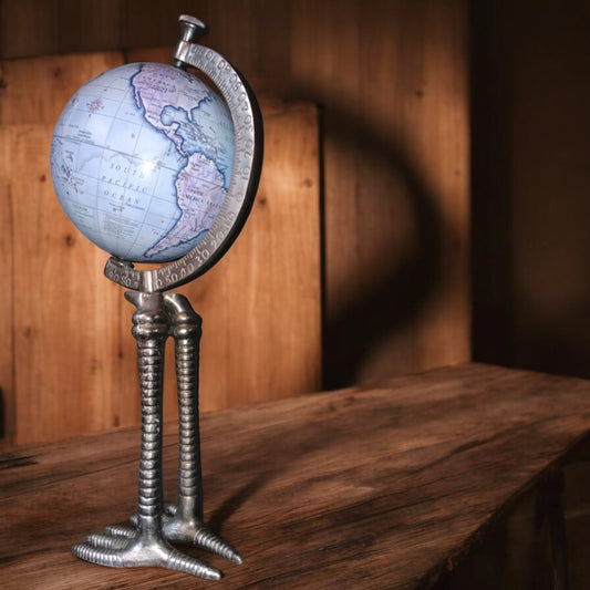 Mappamondo industrial - chic su imponenti zampe metalliche, design 2008