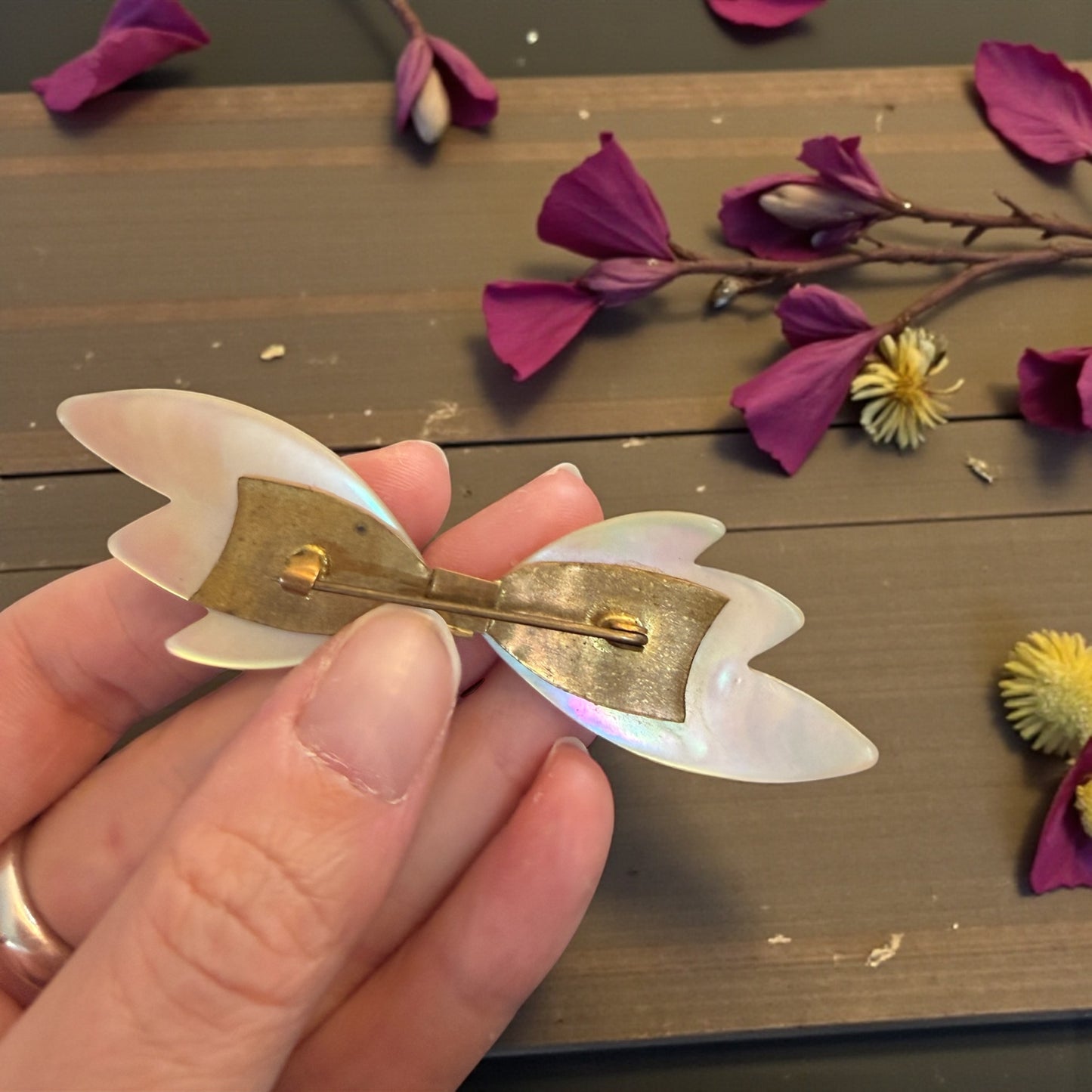 Antica Spilla broche de cou in madreperla anni 30 a guisa di fiocco