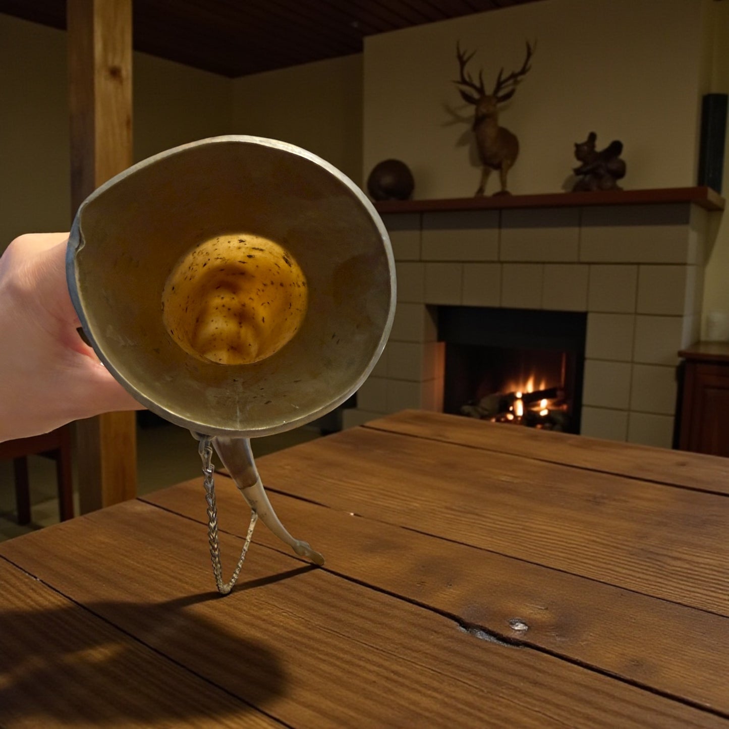 Corno da richiamo autentico con ancia a guisa di becco e catenella