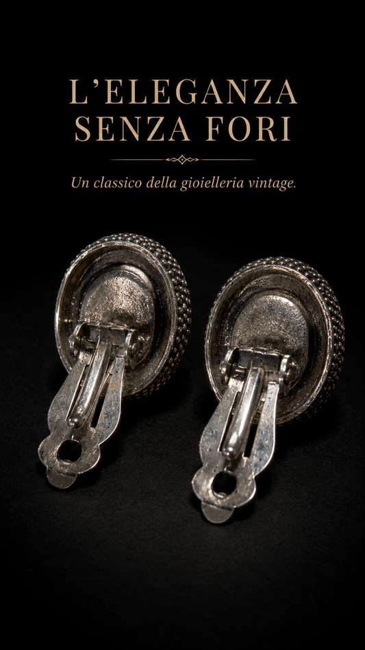 Orecchini con cristalli color blu petrolio a clip con cornice granulation effect