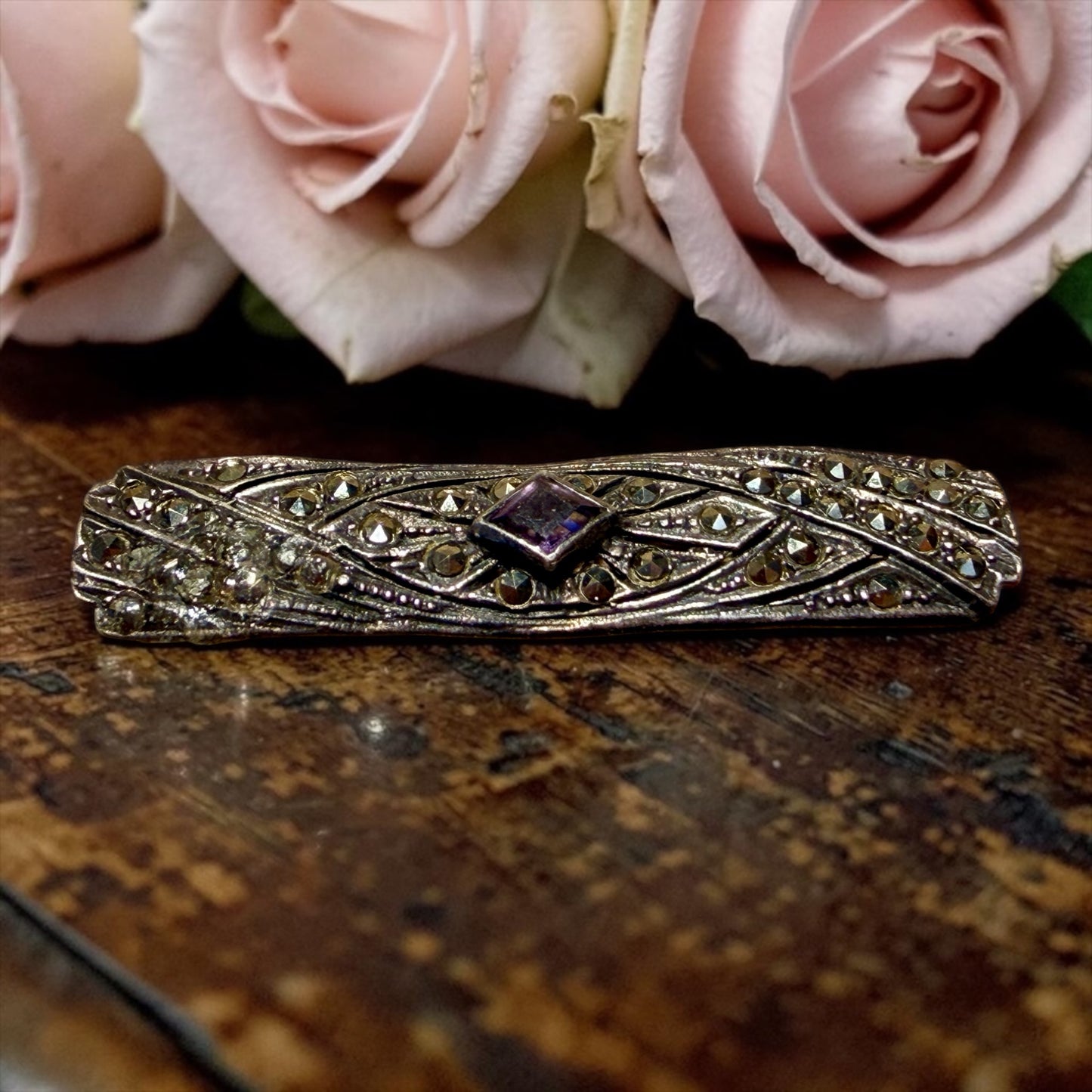 Spilla gioiello con marcasiti e vetro ametista, argento 925, anni ‘30-‘40