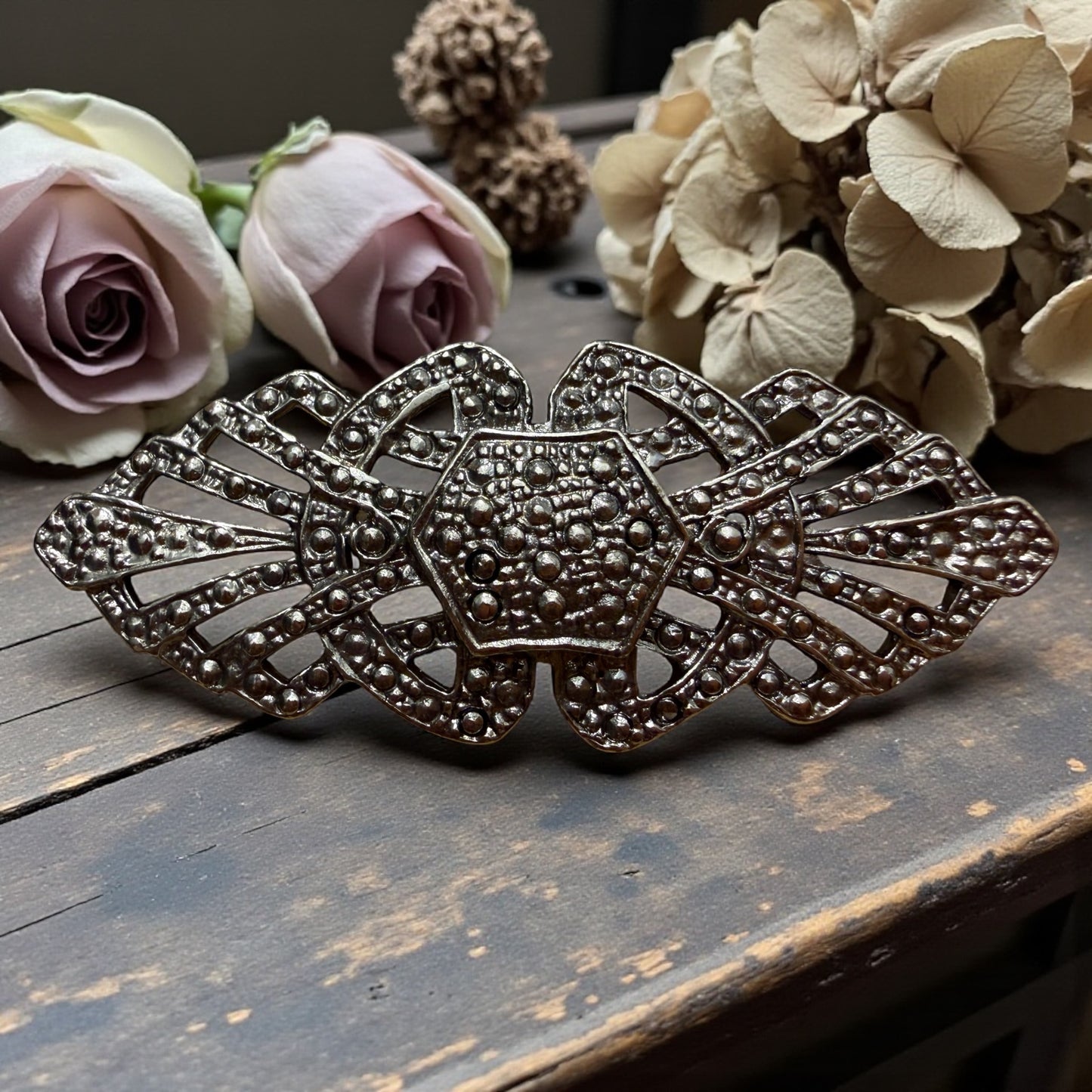 Spilla in stile cut steel anni ‘50 revival art déco