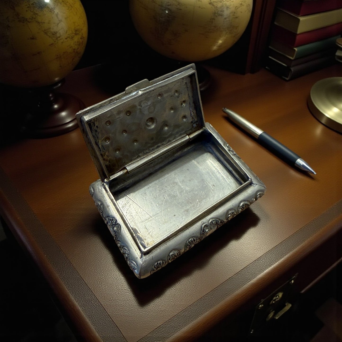 Tabacchiera da fiuto da tasca riccamente decorata, Mitteleuropa primo ‘900