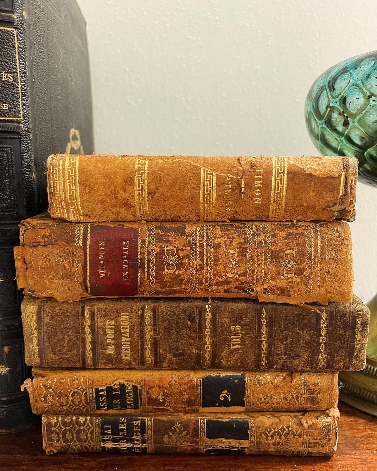 Book lot 1800