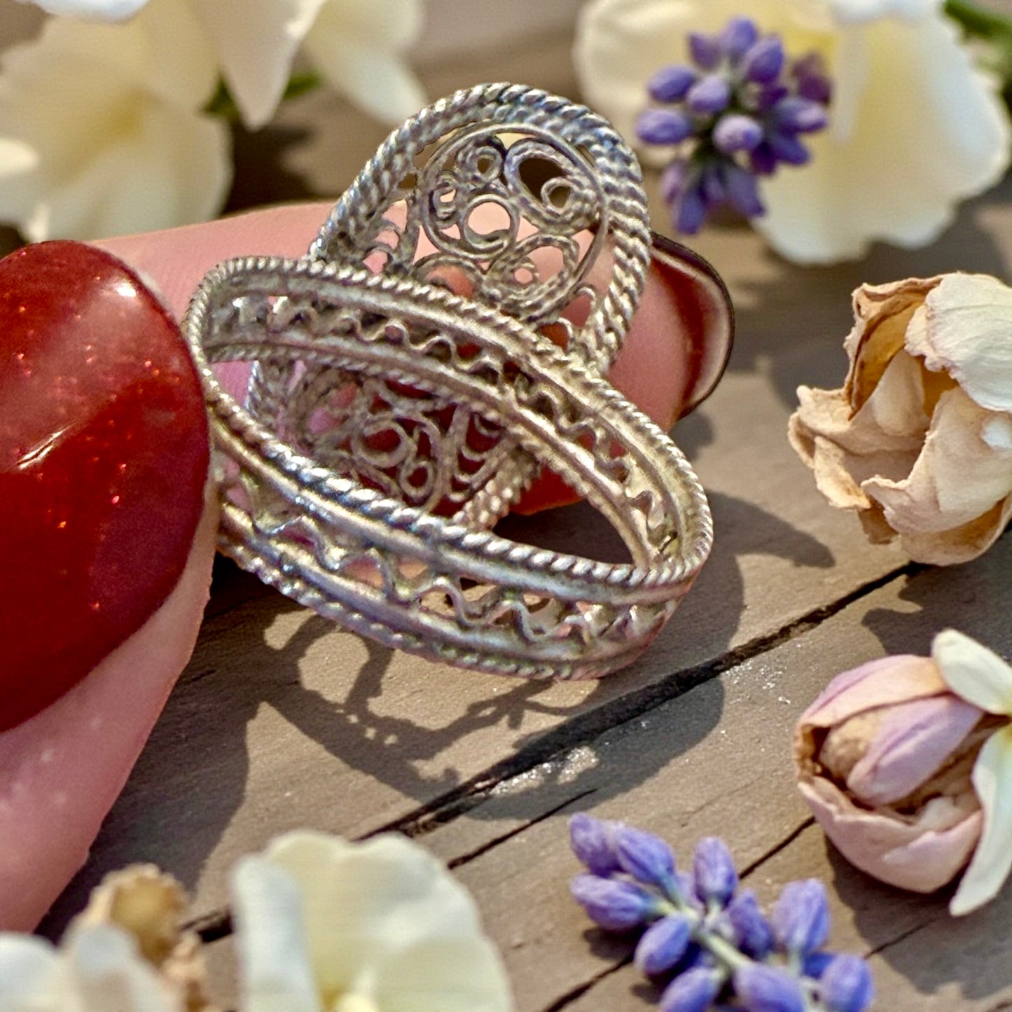 Anello in finissima filigrana d’argento, manifattura italiana anni 60