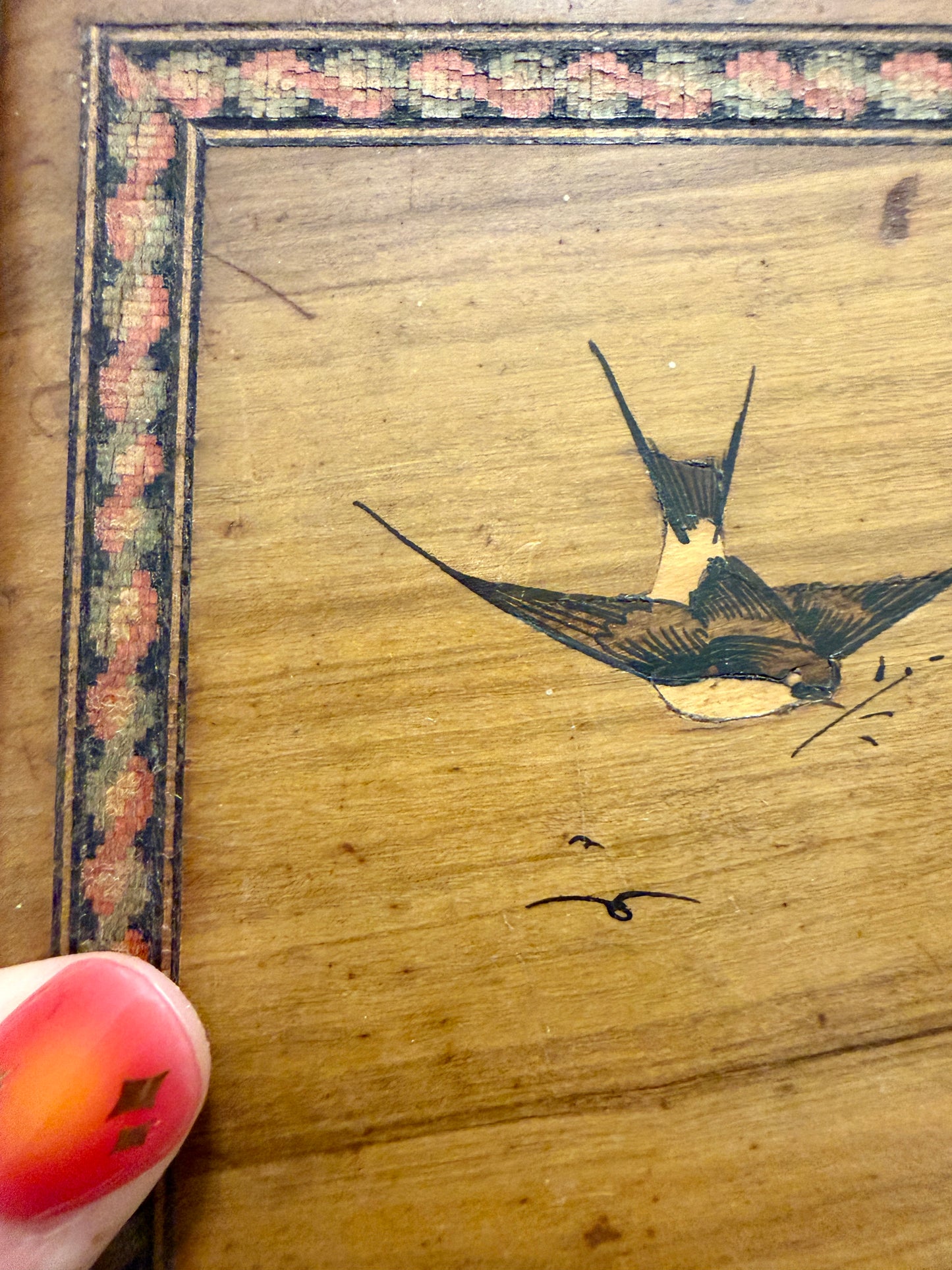 Cofanetto in legno rondini Sorrento con cornice intarsiata, primo ‘900