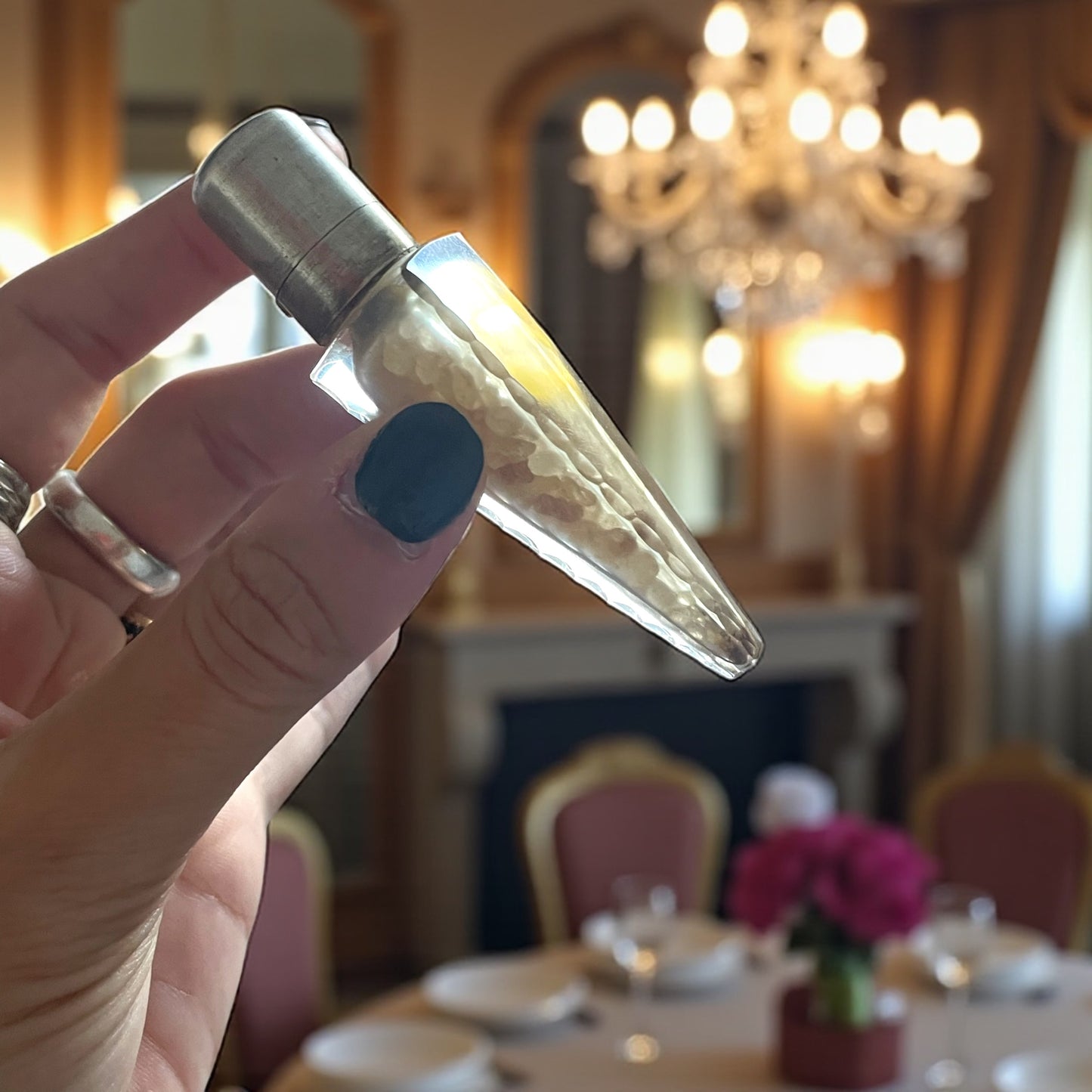 Flacone porta sali, Belle Époque, argento e cristallo con sali originali d’epoca ￼