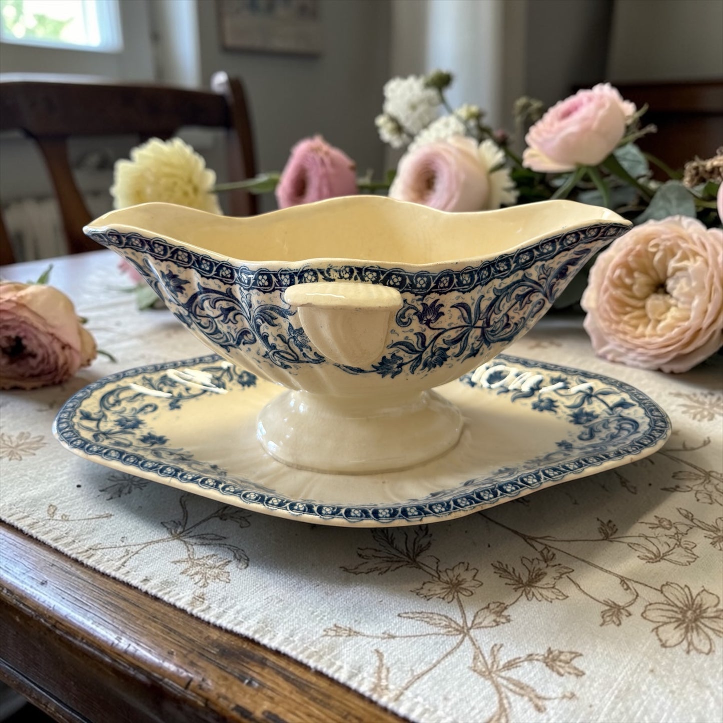 Salsiera d’epoca GIEN primi ‘900 con splendido decoro blu