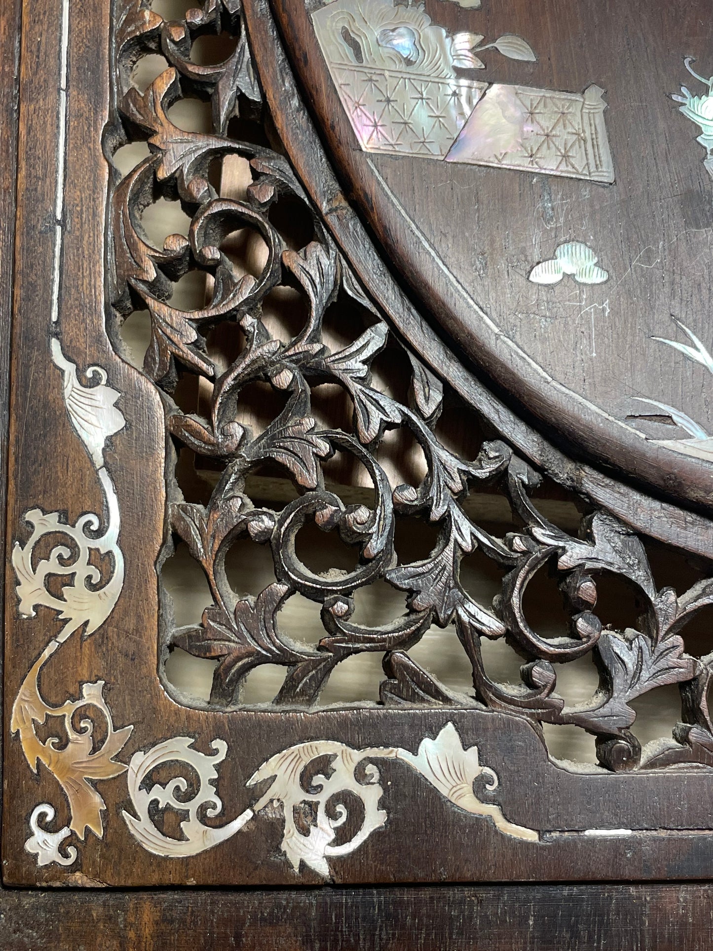 Antico pannello boiserie con intarsi di madreperla e trafori, fine ‘800 tardo Qing