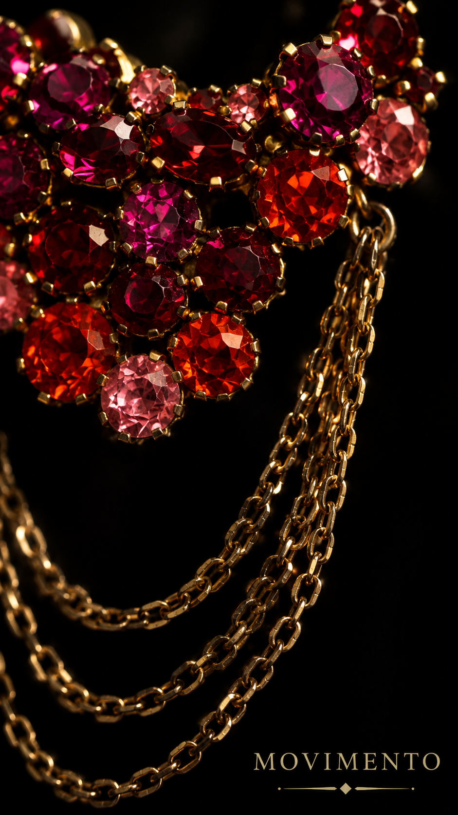 Drapery Brooch o spilla a festoni anni ‘40 con cristalli e catenelle pendenti