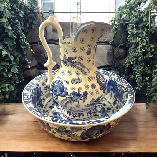 Servizio da toeletta con catino e versatoio, bianco blu, Francia metà ‘900