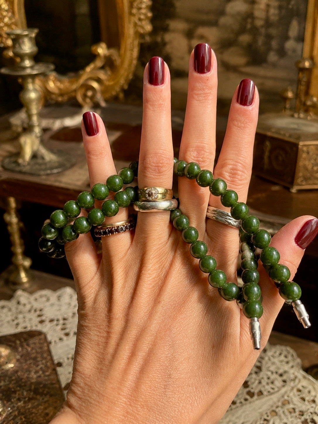 Collana in perle di giada con chiusura a barilotto, anni 50-60