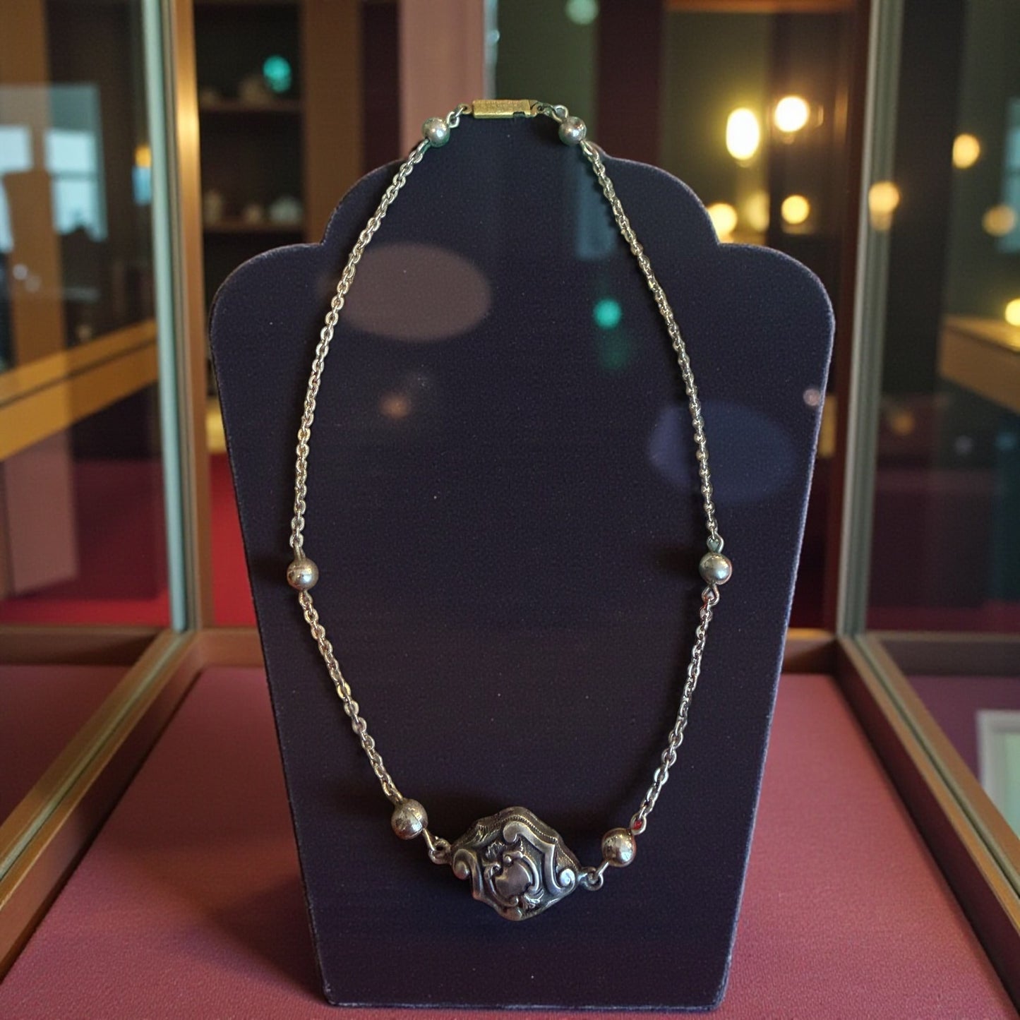 Collana girocollo con breloque d’argento da panciotto di fine ‘800