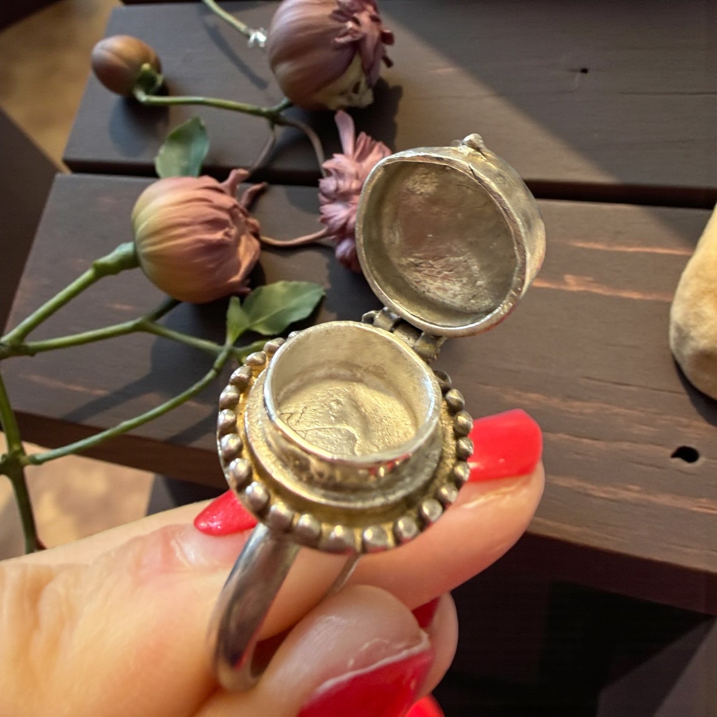 Anello devozionale con scomparto segreto da reliquia, primo ‘900 in argento 825