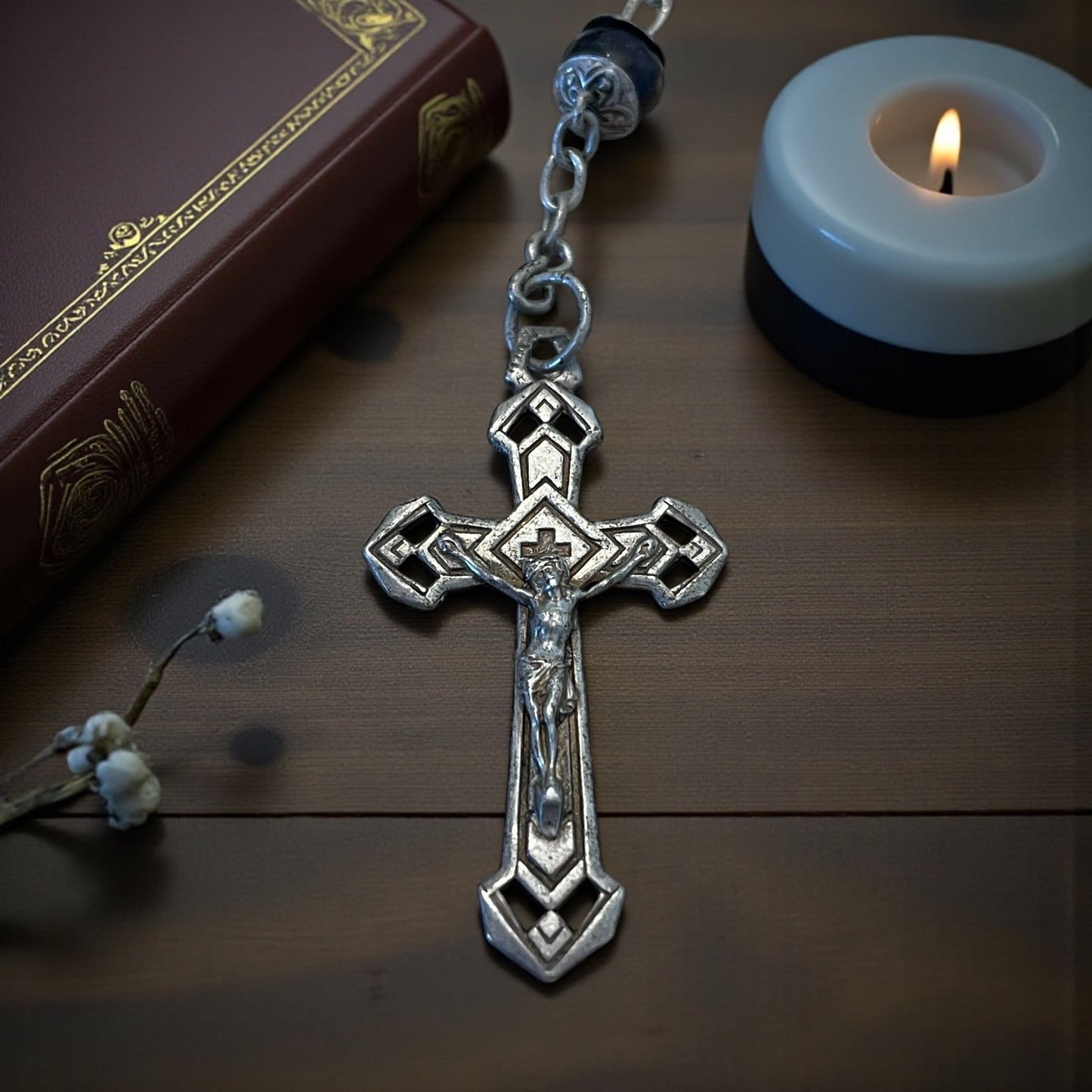 Antico Rosario Art déco in vetro di Boemia e argento dentro scrigno in noce di Tagua