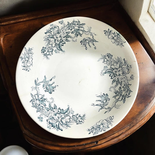 Antique dressing basin and jug