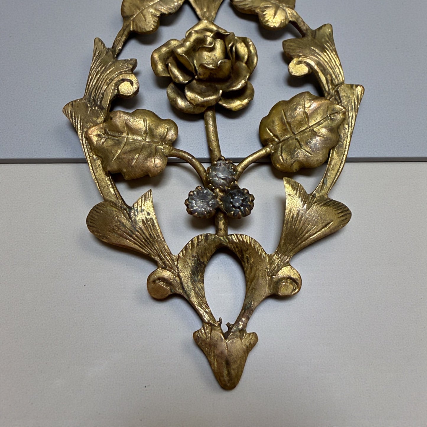 Pendente gioiello antico tardo ‘800 con rosa e vetri tagliati a brillante, prob princisbecco