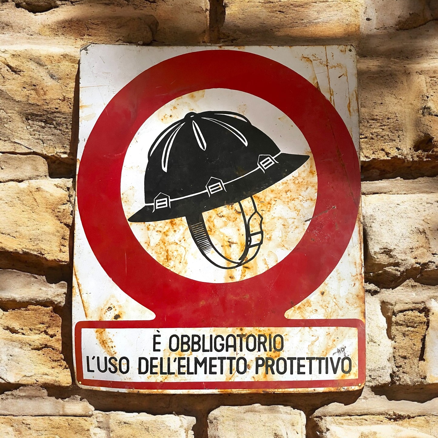 Cartello design industriale originale anni ‘60, obbligo elmetto