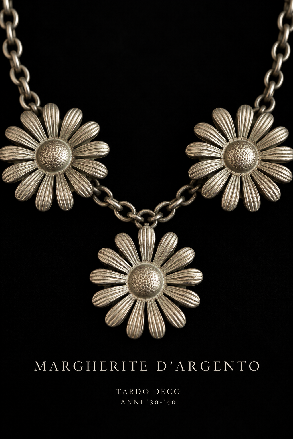 Antica collana tardo déco anni ‘30 con grandi margherite in metallo argentato