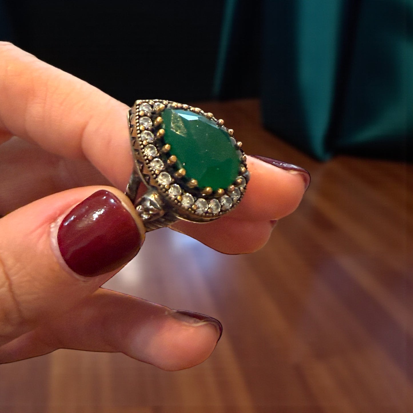 Set gioielli anello e pendente coordinati, fattura turco-ottomana, argento e ottone