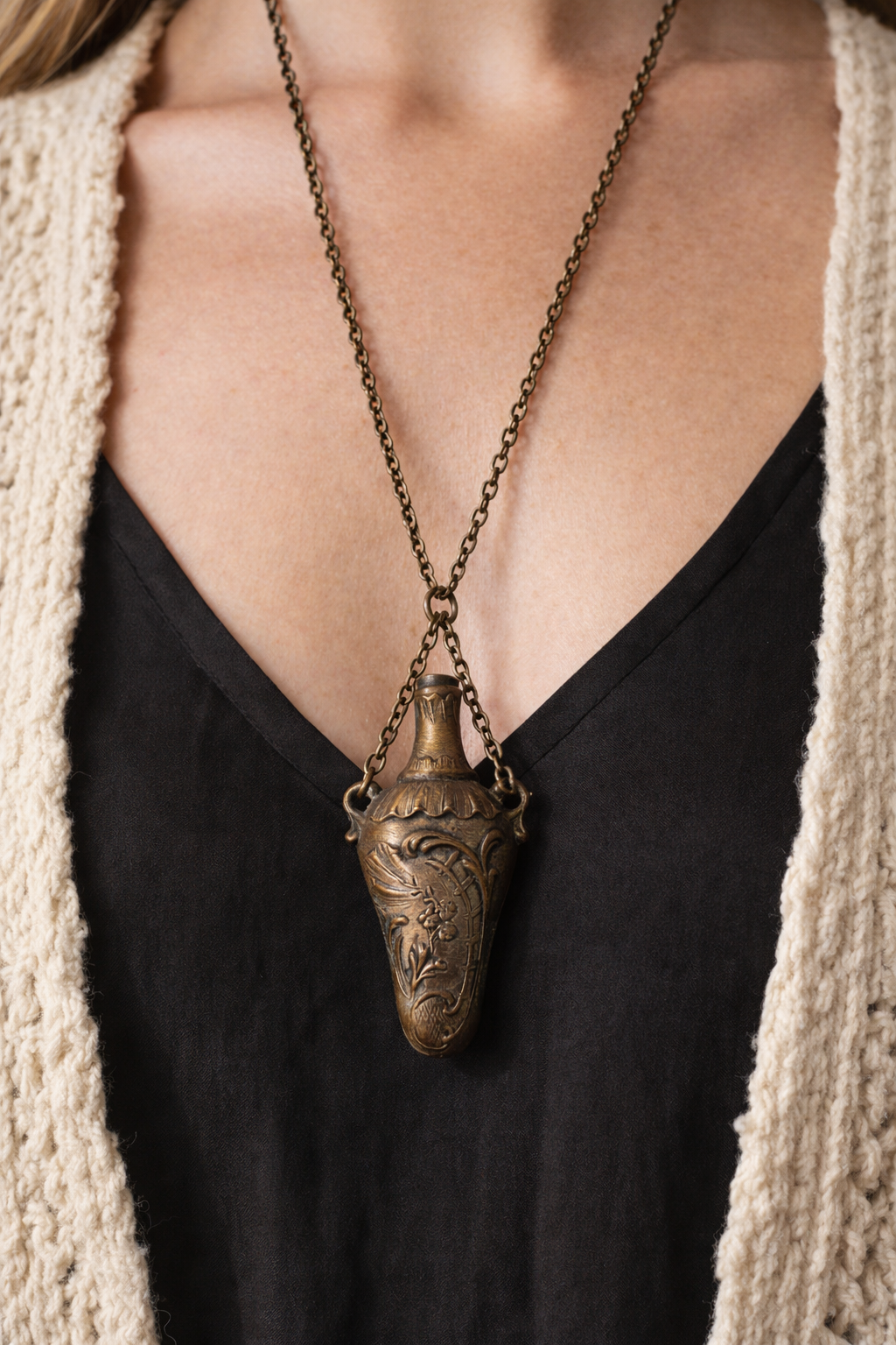 Pendente gioiello porta essenza/profumo da Chatelaine