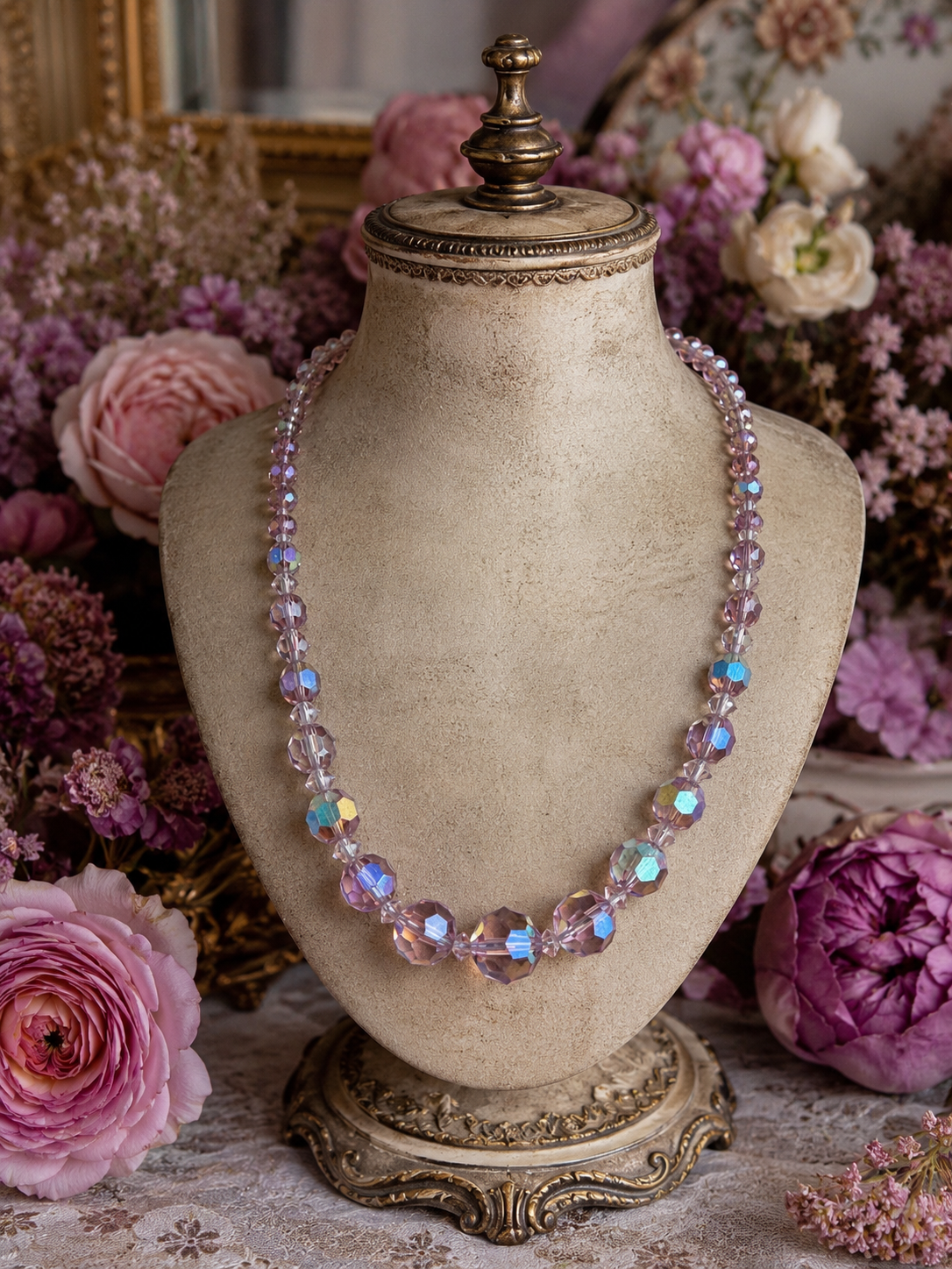 Collana perle in vetro sfaccettato rosa-lilla chiaro degradé con chiusura a barilotto, anni 50-60