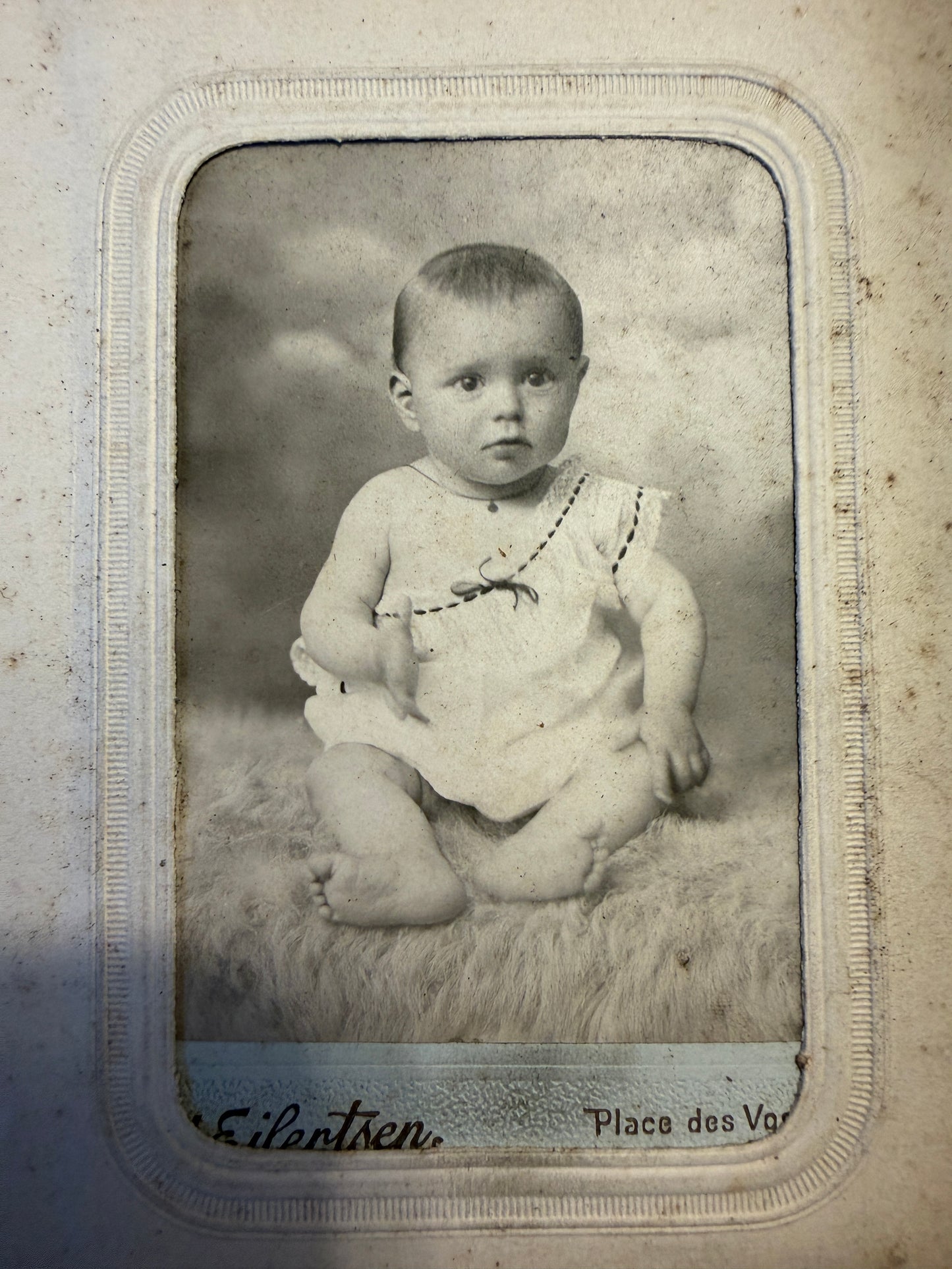 Antico album vittoriano di pregio con intarsi e cornice musiva, n.36 fotografie